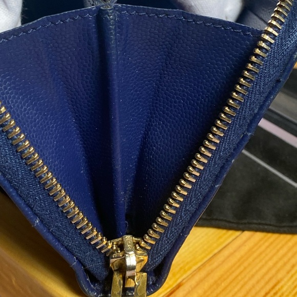 Yves Saint Laurent Grain De Poudre Matelassé Leather Monogram Zip Around Wallet - Picture 14 of 14